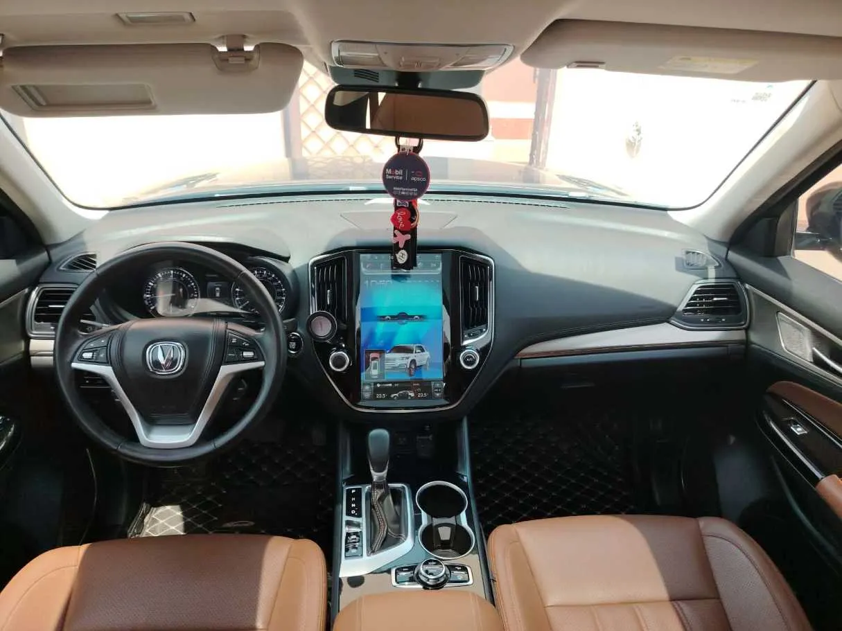 Car image 20