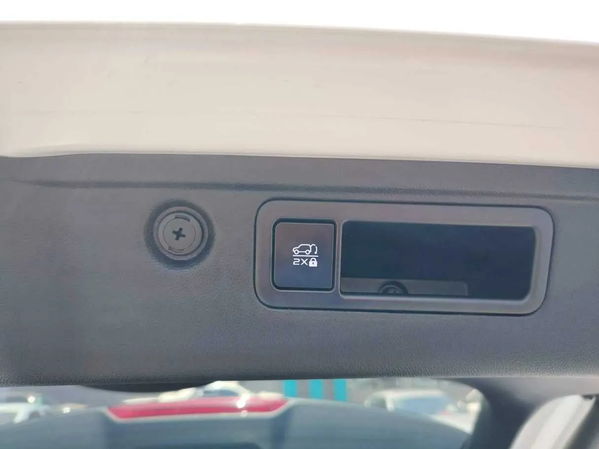 Car image 36