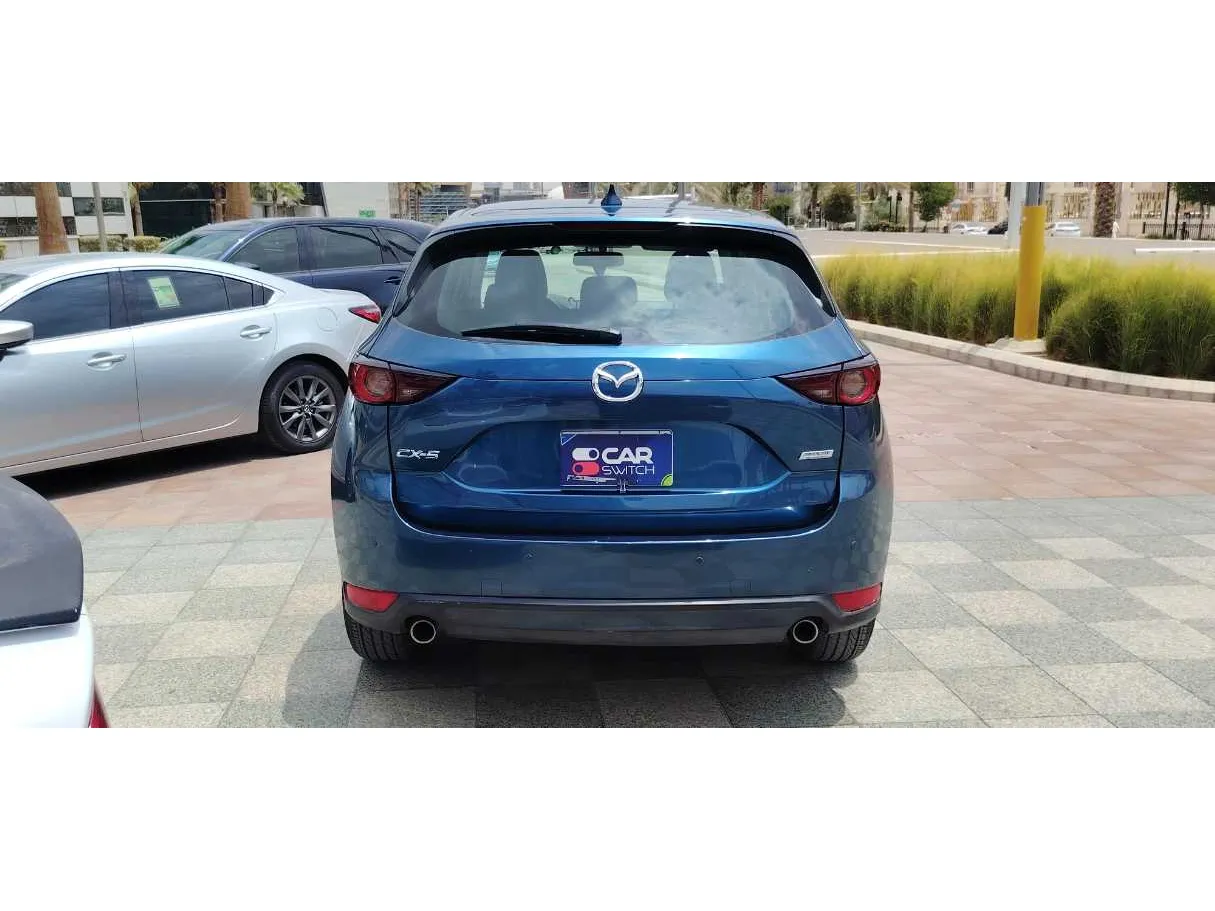 Car image 6