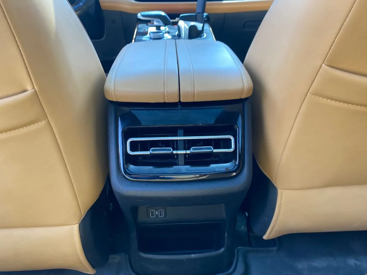 Car image 29