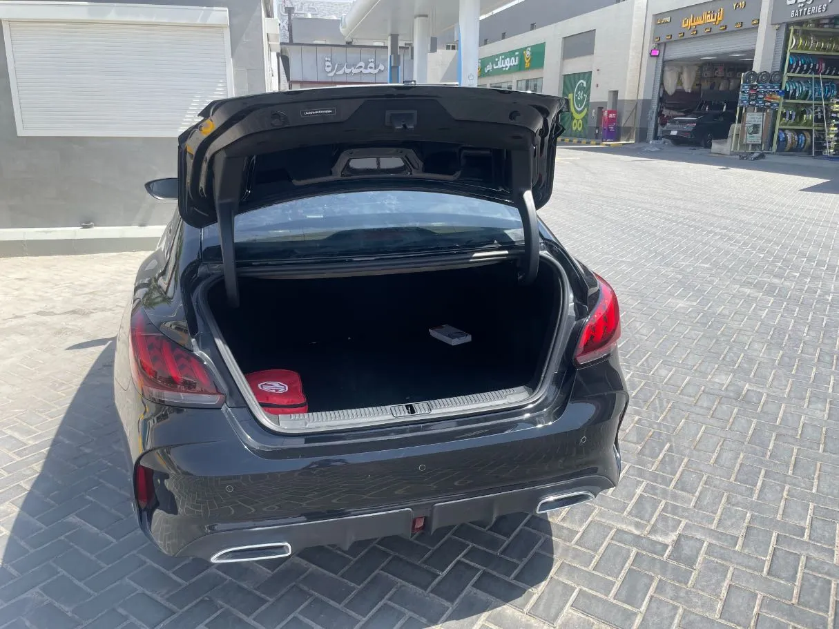 Car image 22