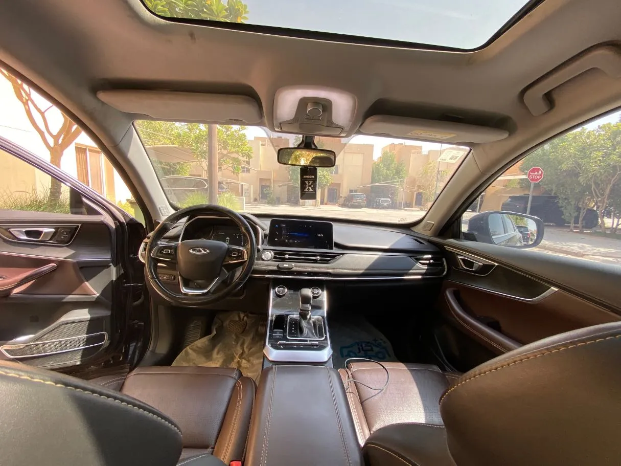 Car image 16