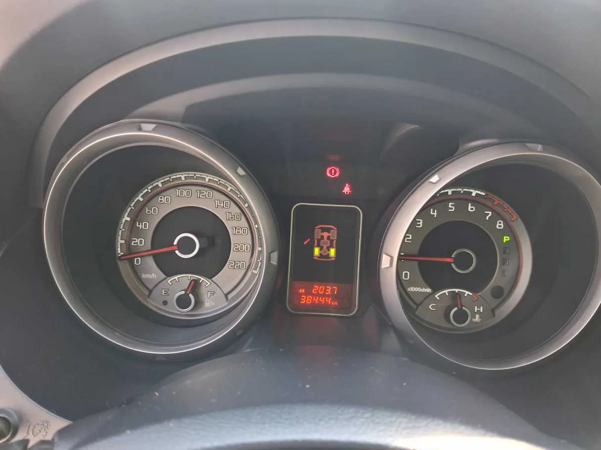 Car image 18