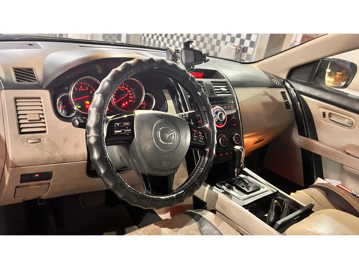 Car image 5