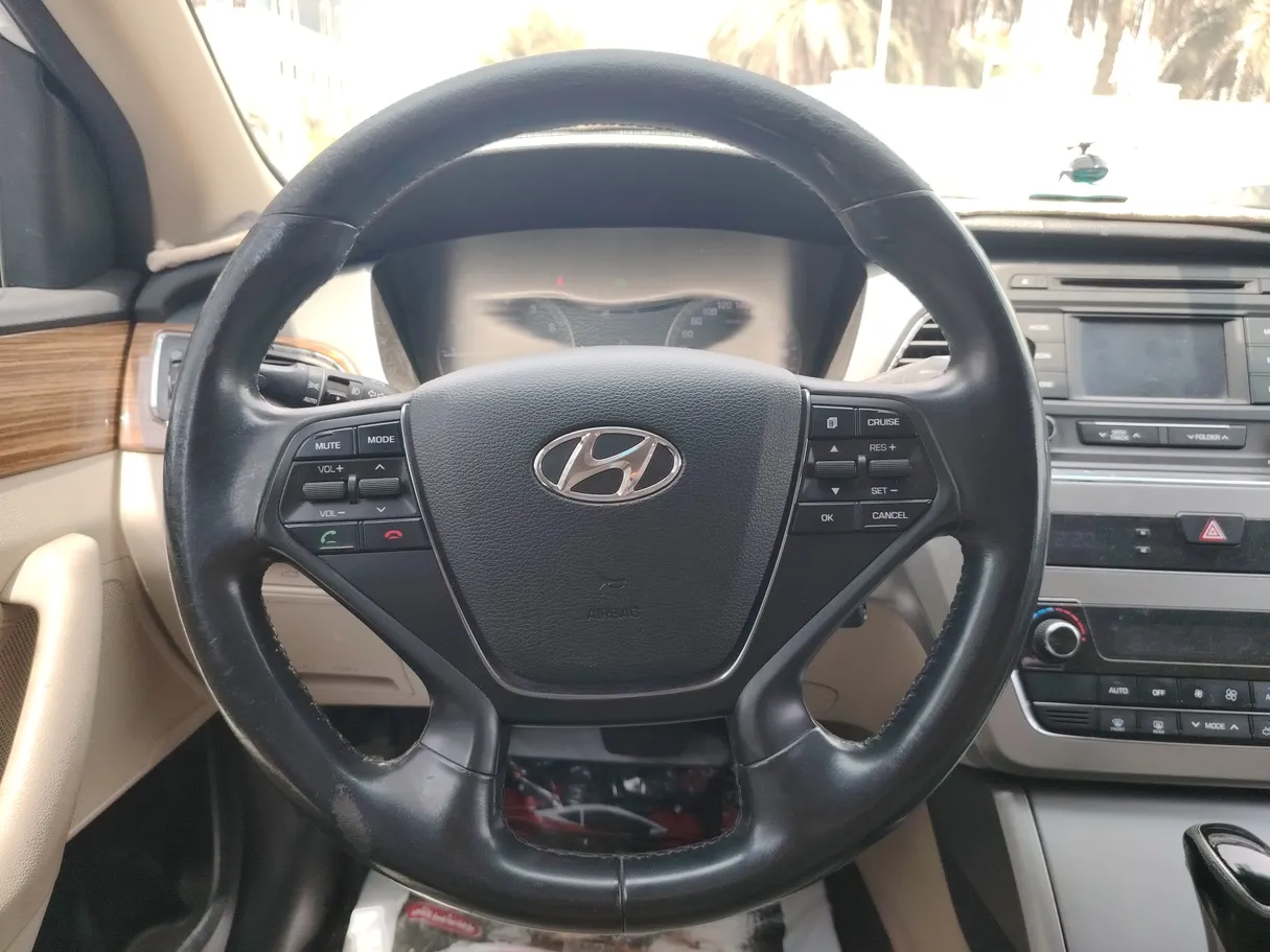 Car image 21
