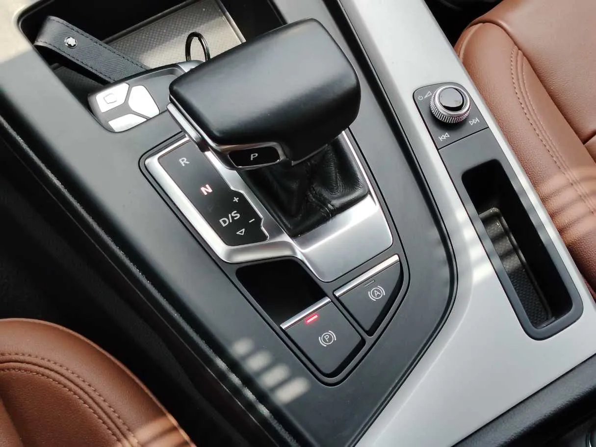 Car image 21