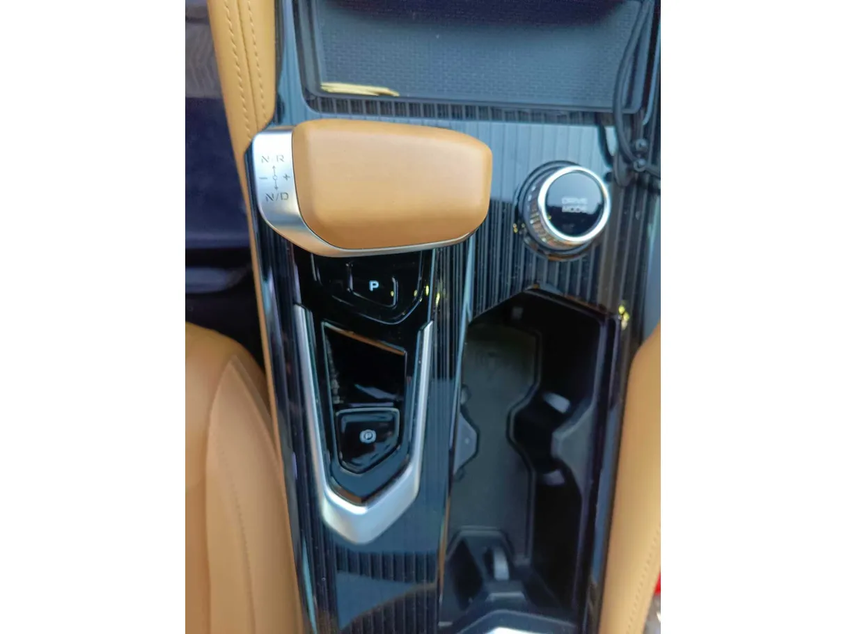Car image 27