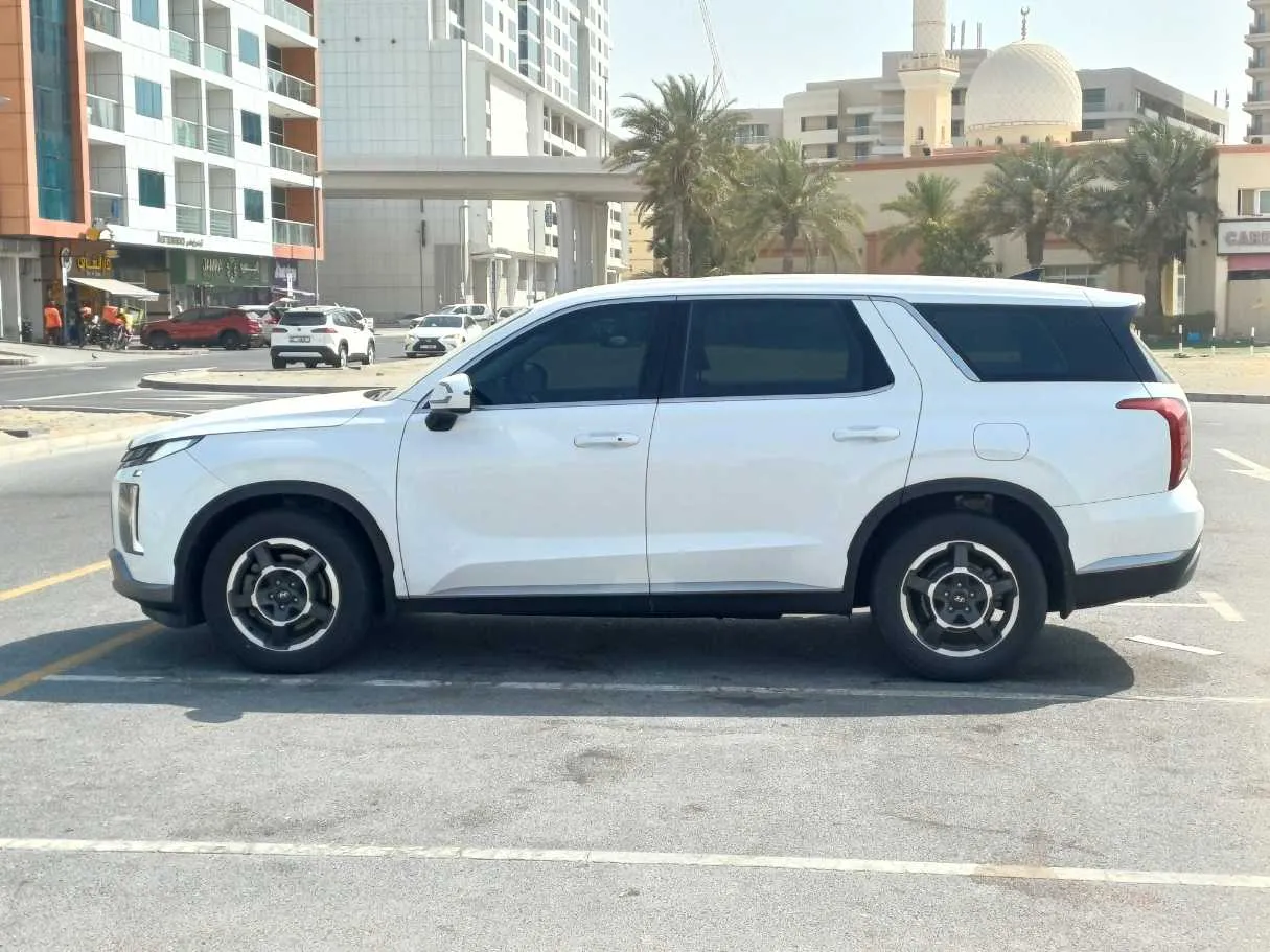 Car image 8