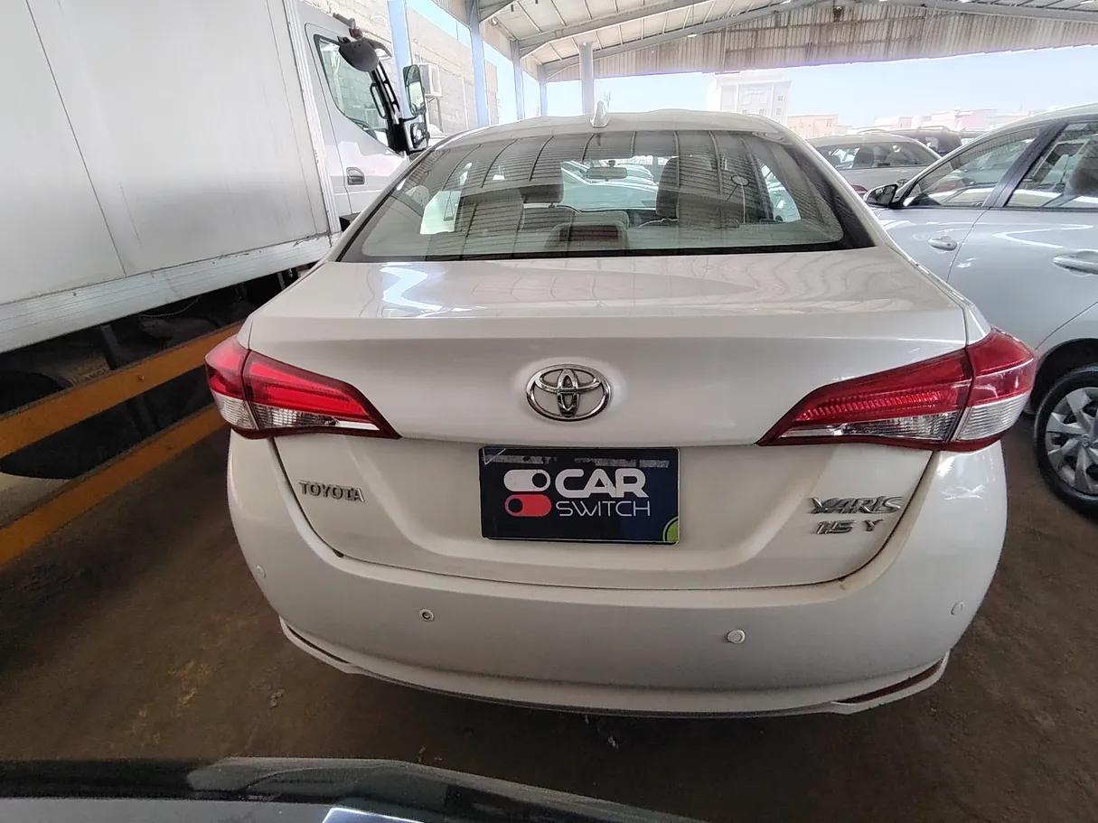 Car image 6