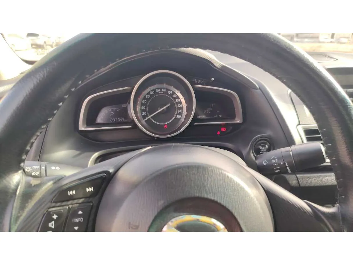 Car image 23