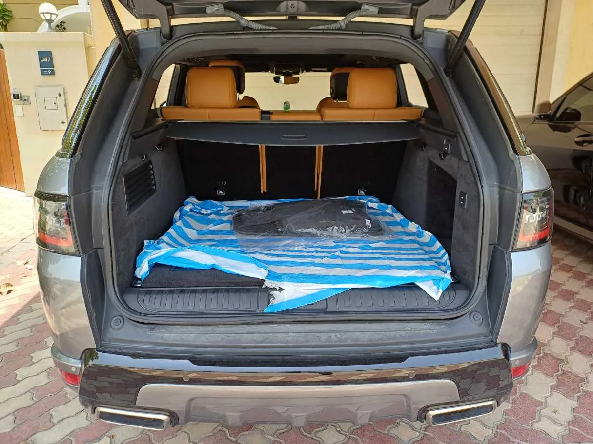 Car image 19