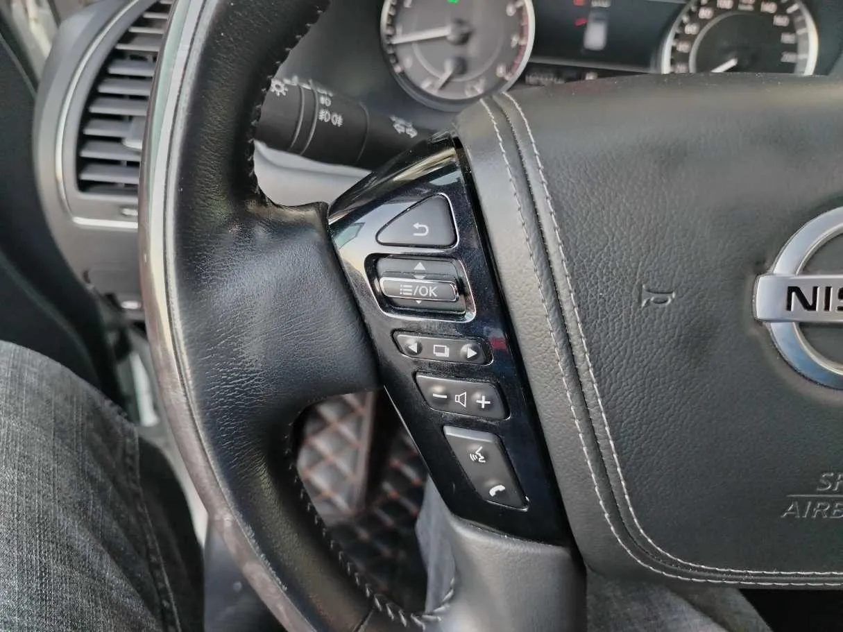 Car image 34