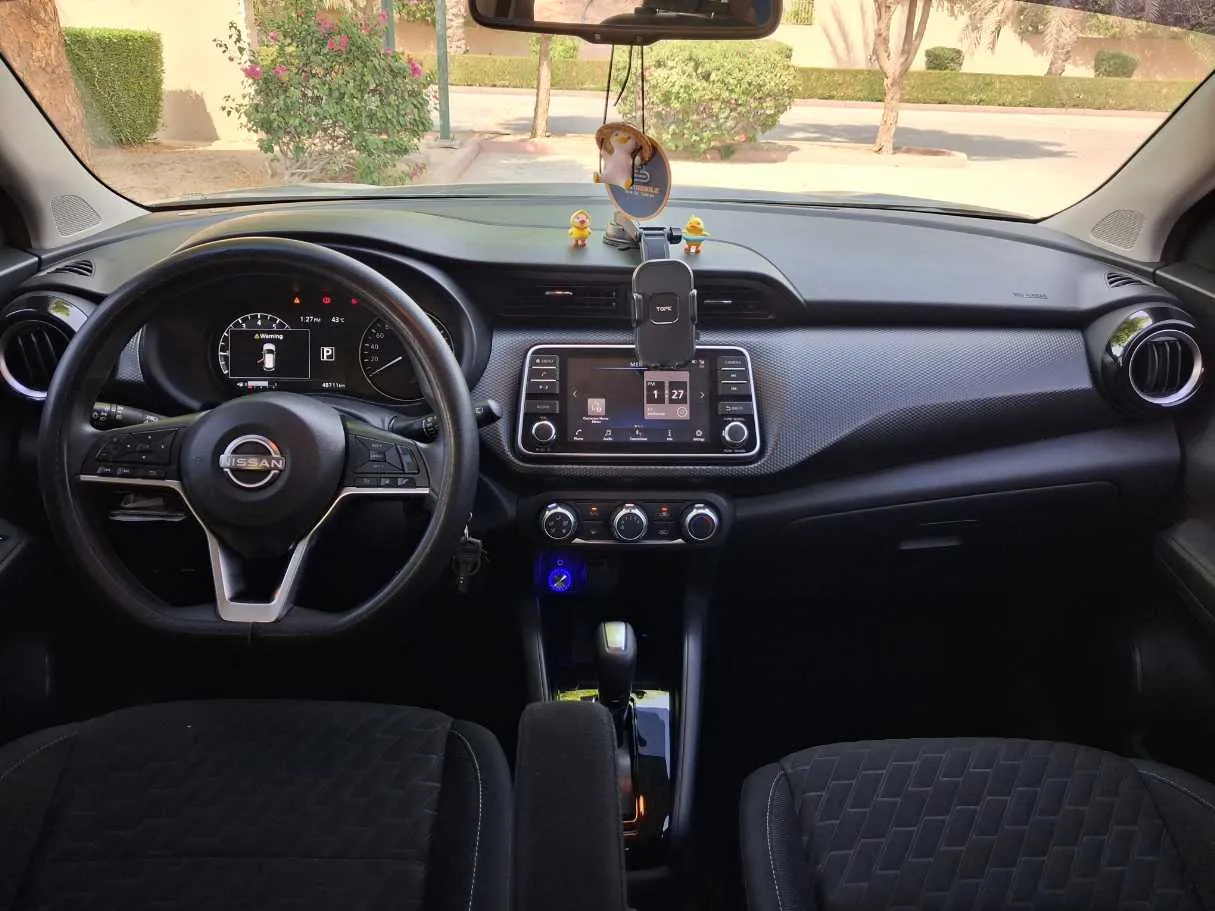 Car image 16