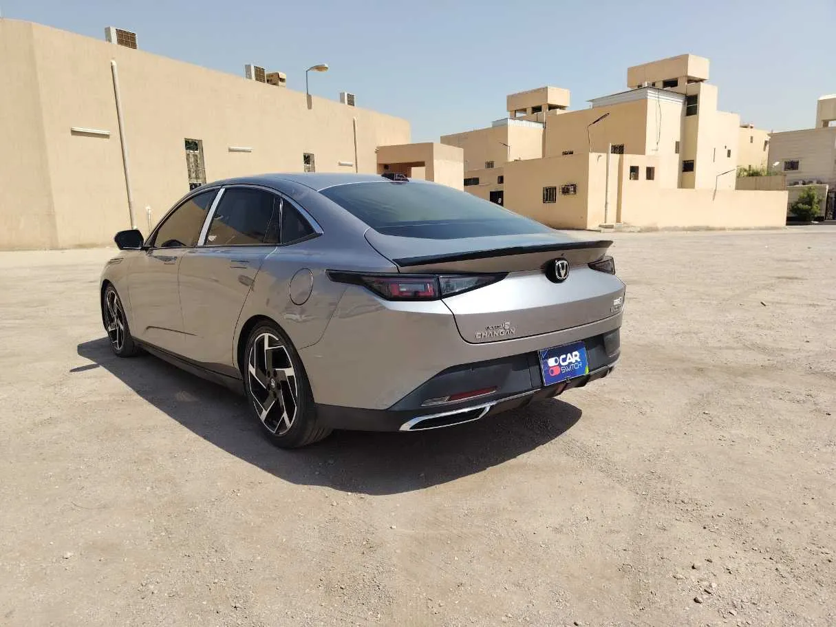 Car image 7