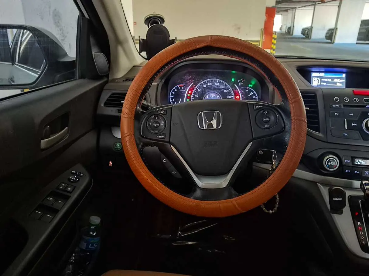 Car image 14