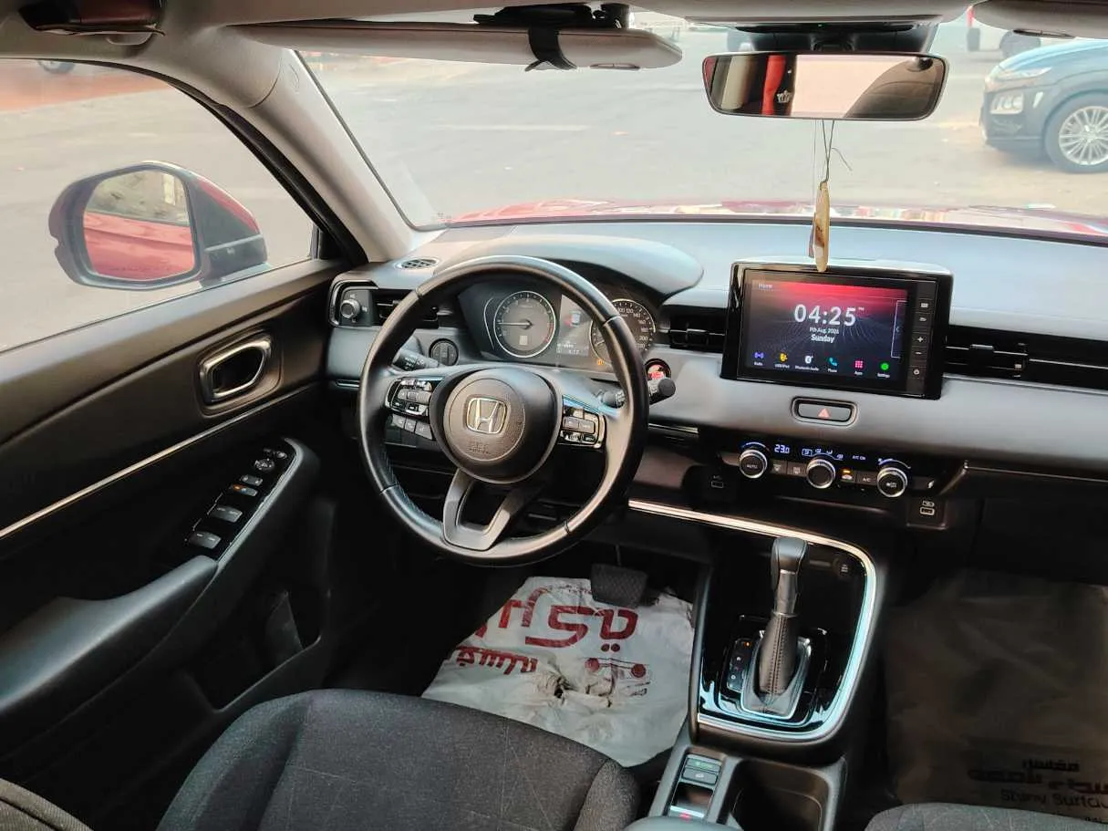 Car image 19