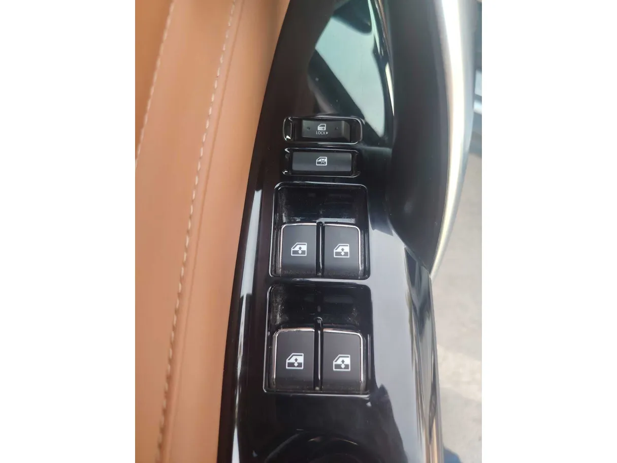 Car image 29