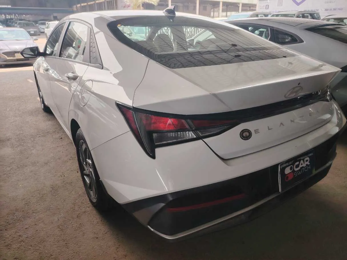 Car image 7