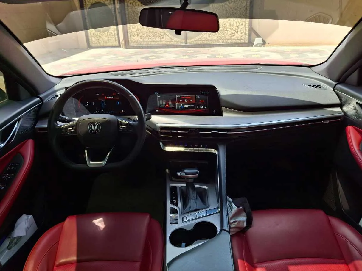 Car image 14