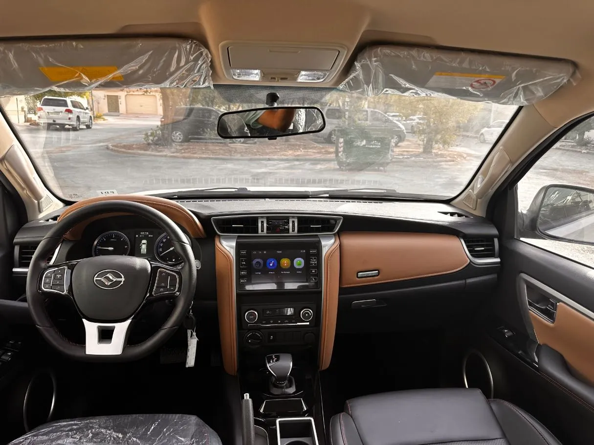 Car image 16