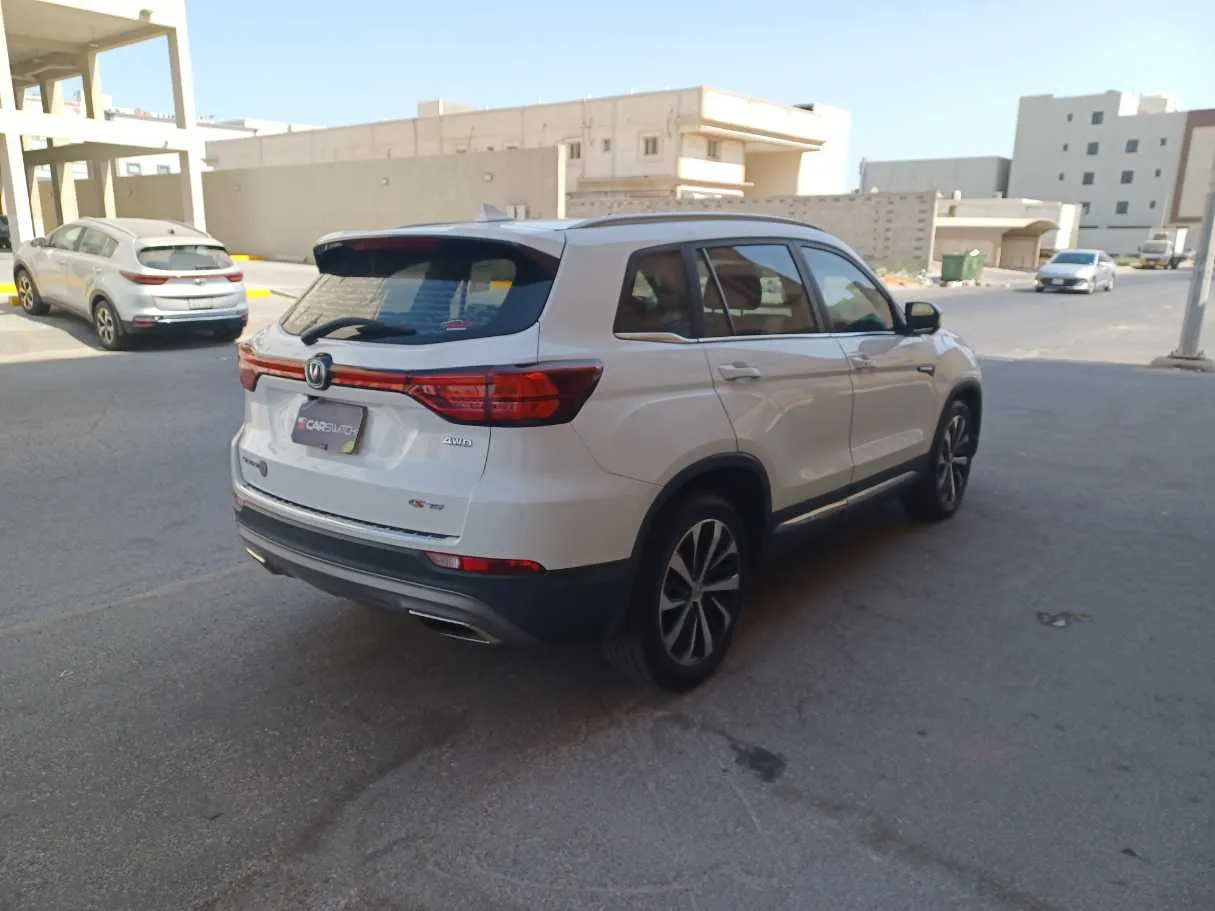 Car image 5