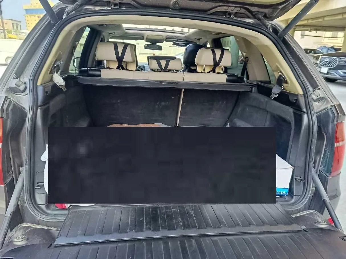 Car image 27