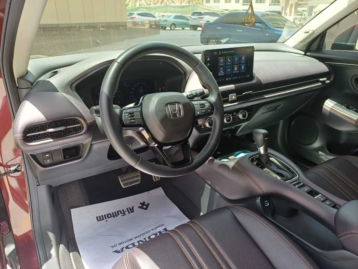 Car image 11