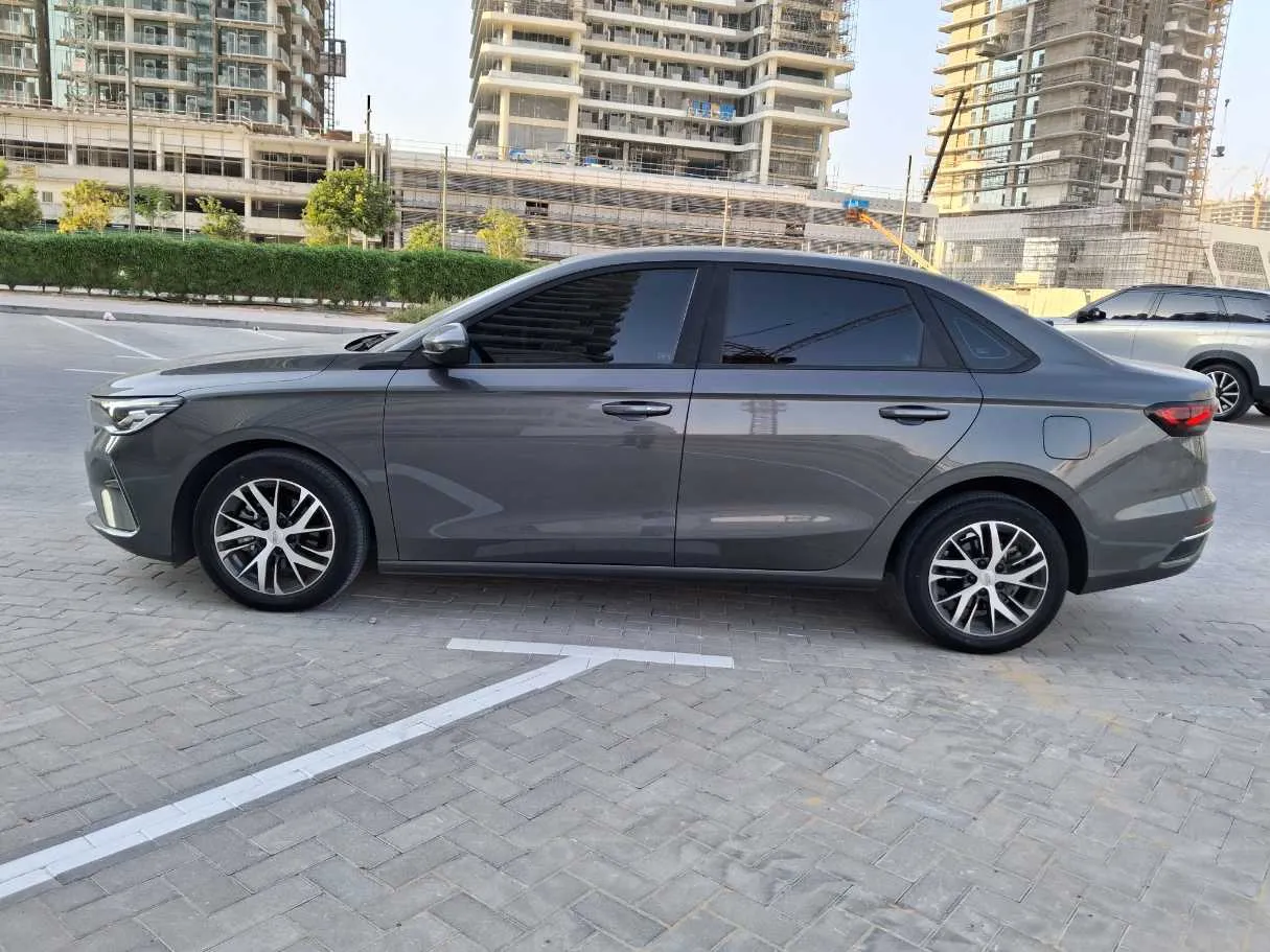 Car image 8