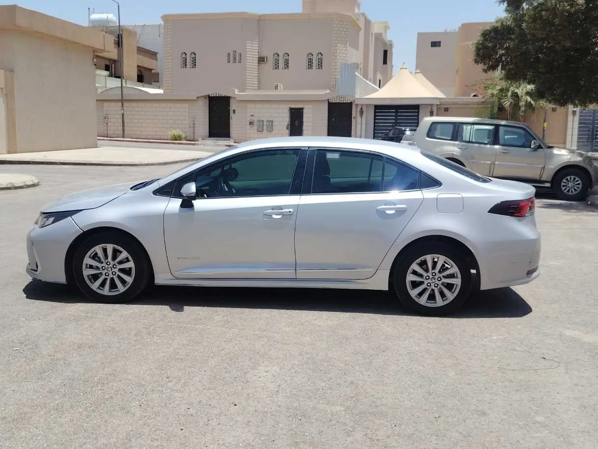 Car image 8