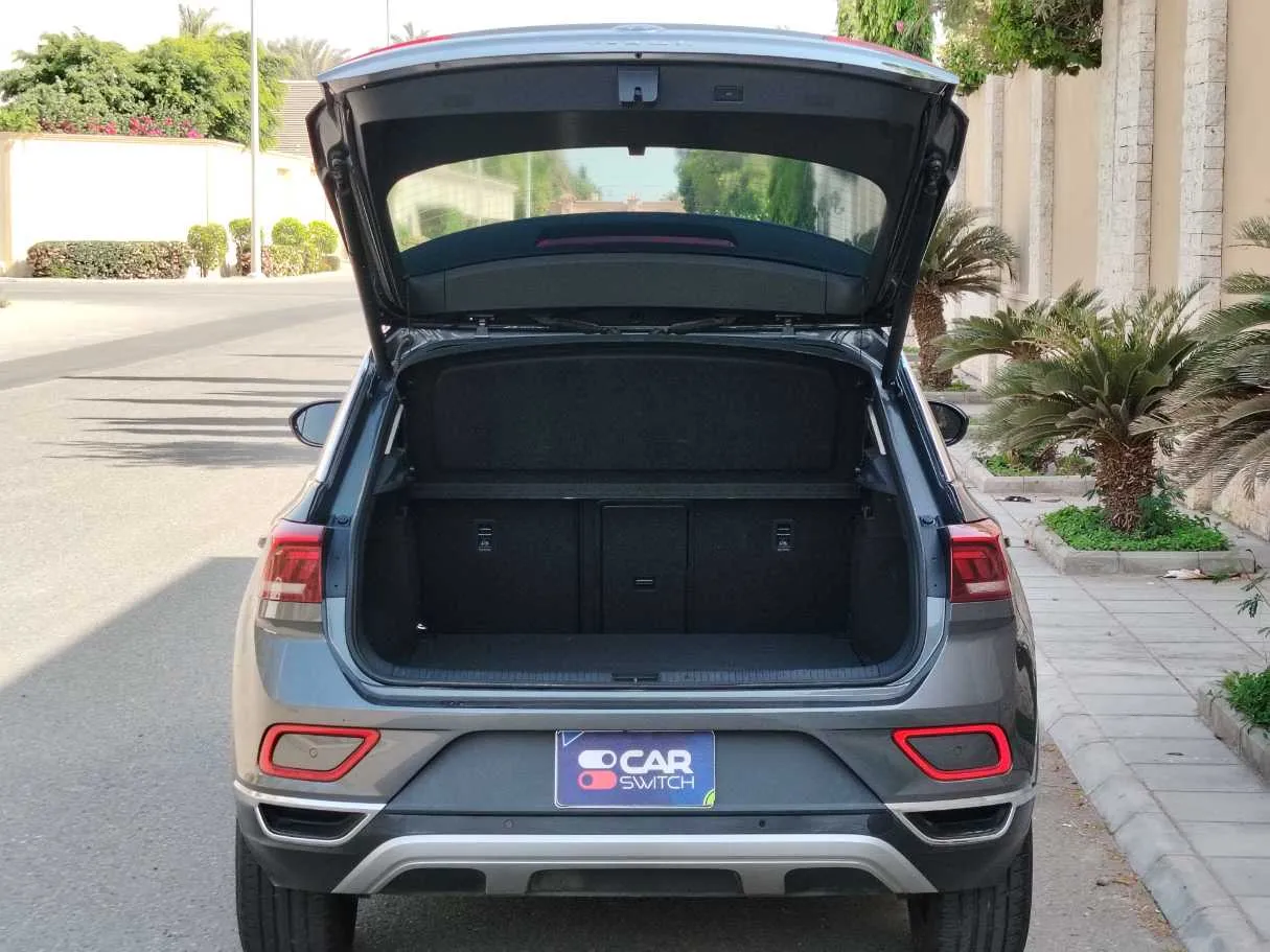 Car image 27