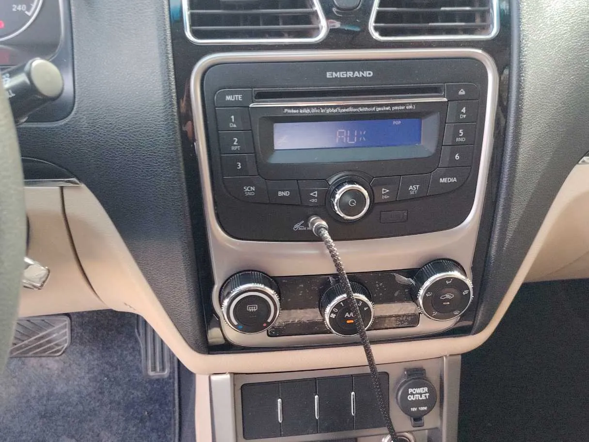 Car image 18