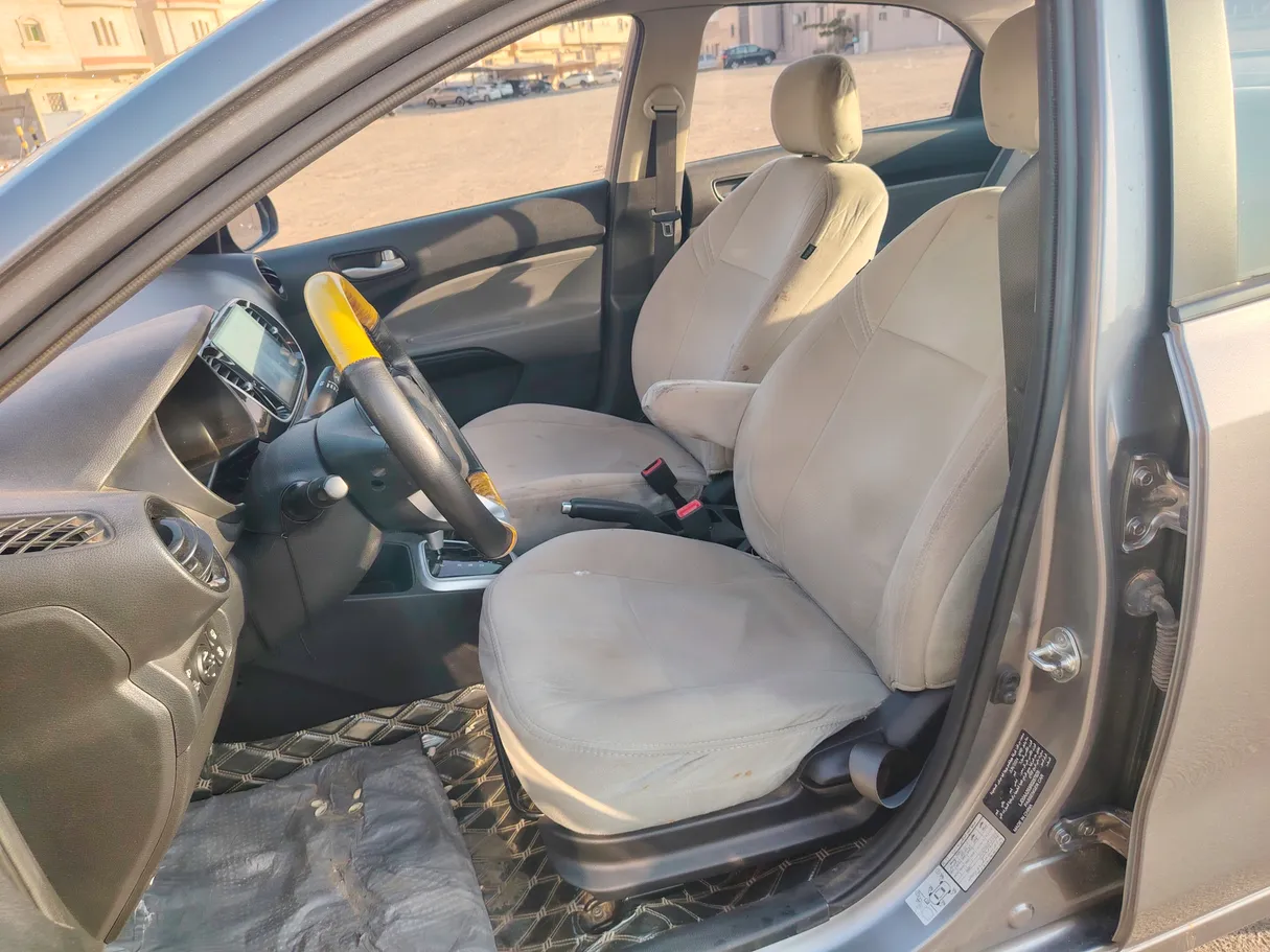 Car image 13