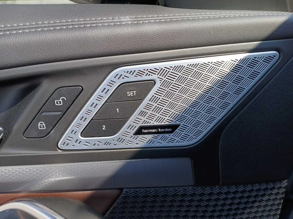 Car image 22