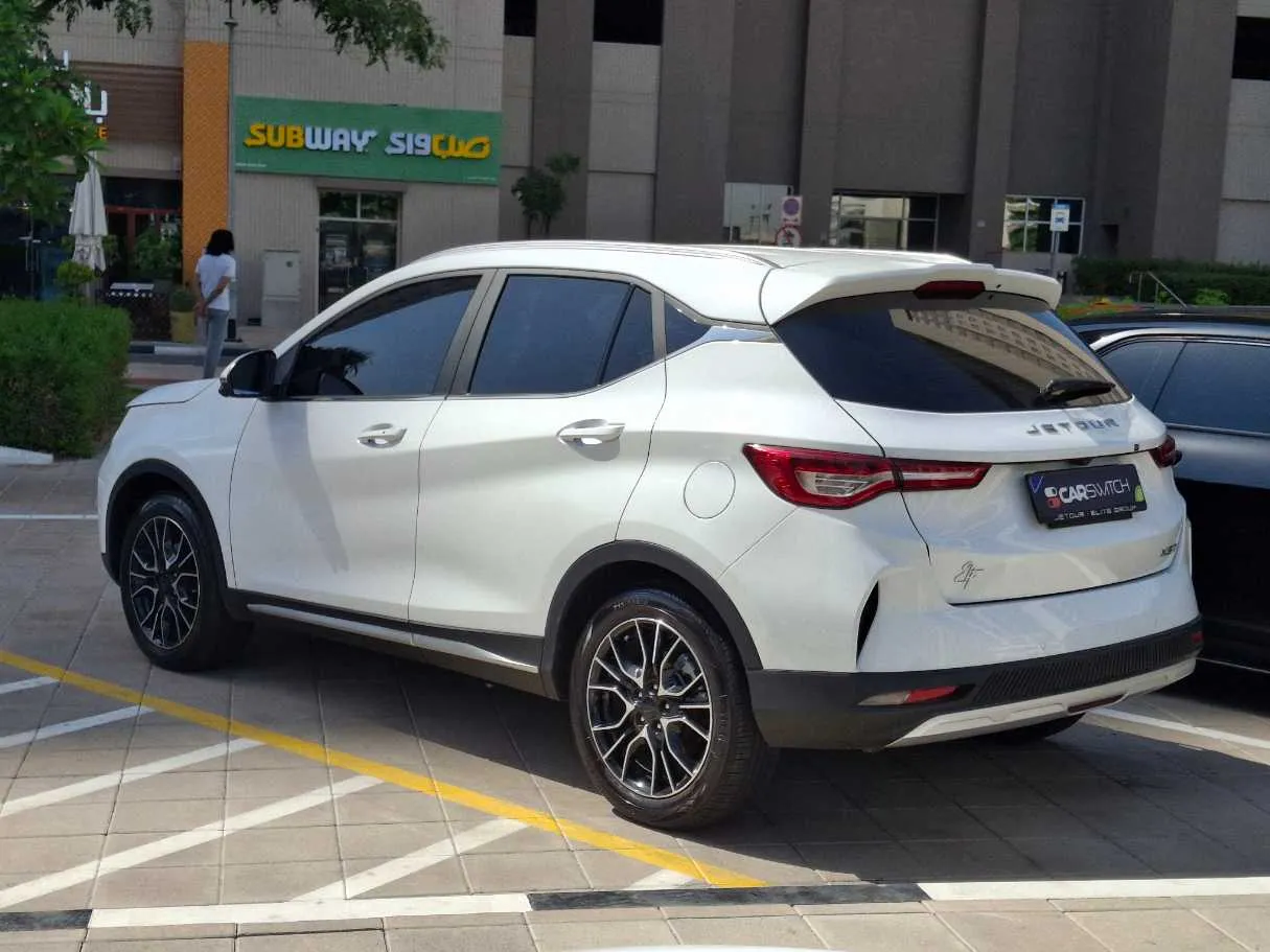 Car image 8