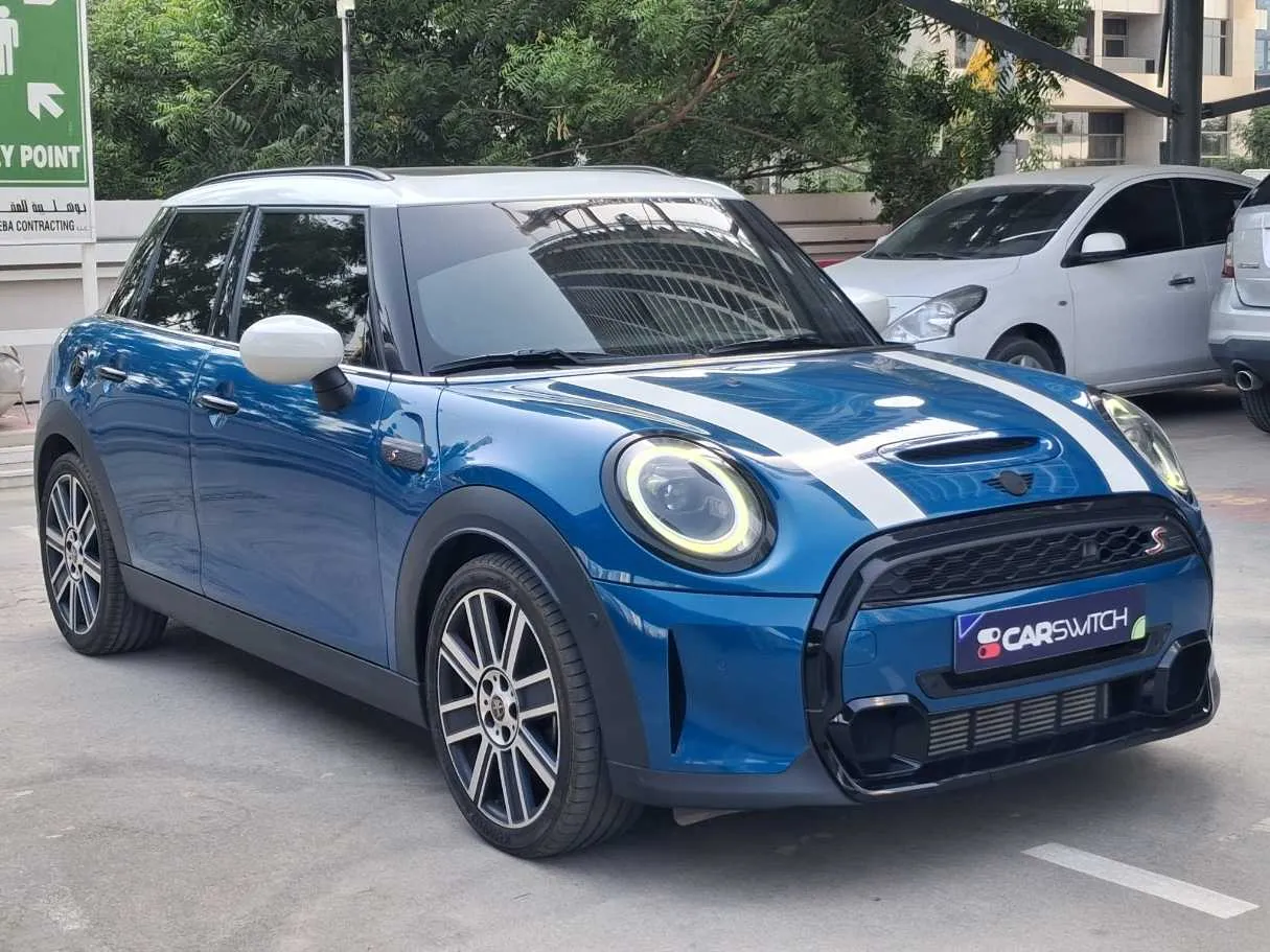 Car image 4