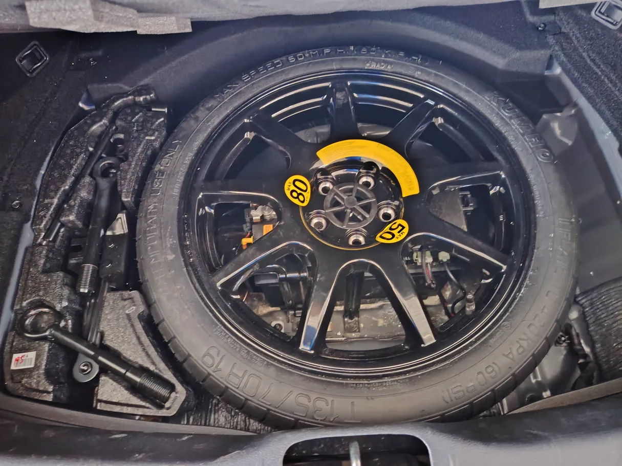 Car image 33