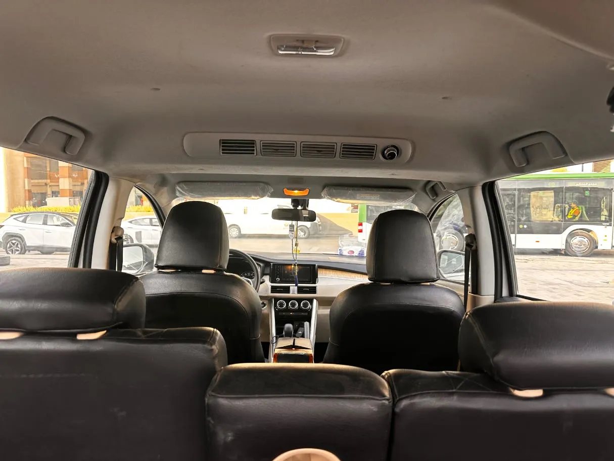 Car image 24