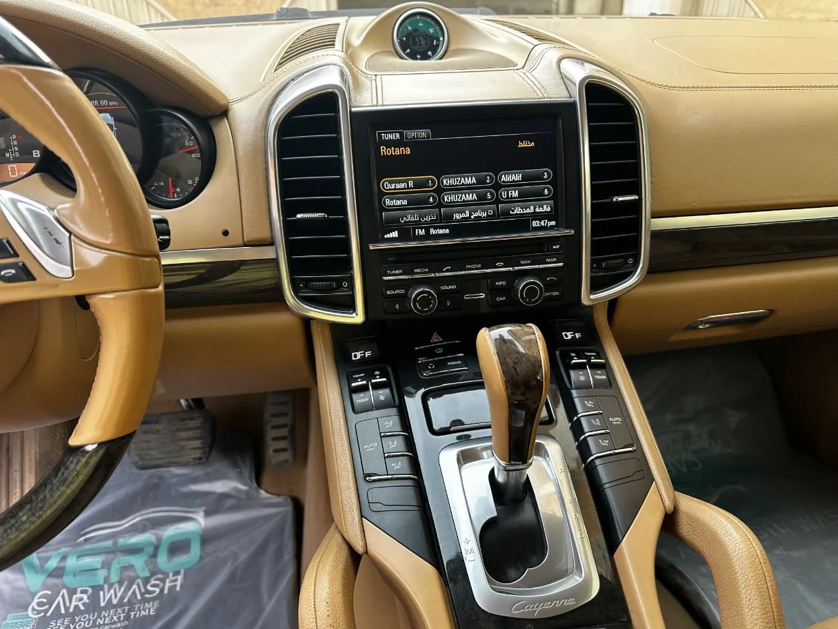 Car image 20