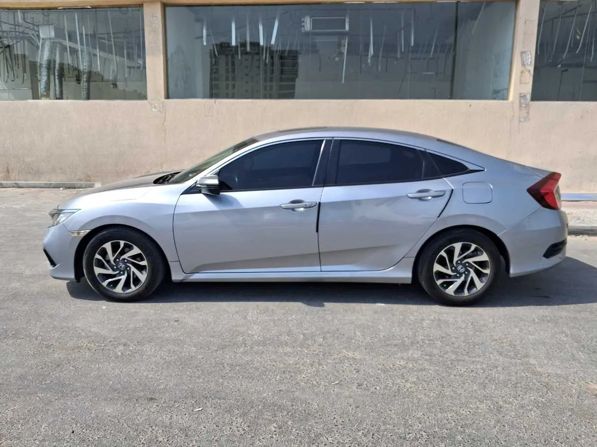 Car image 8