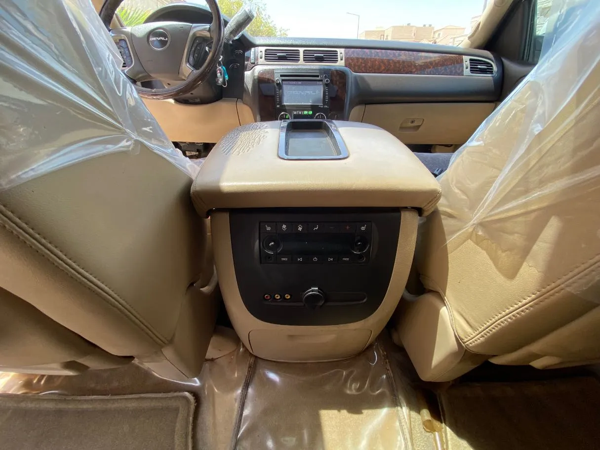 Car image 27