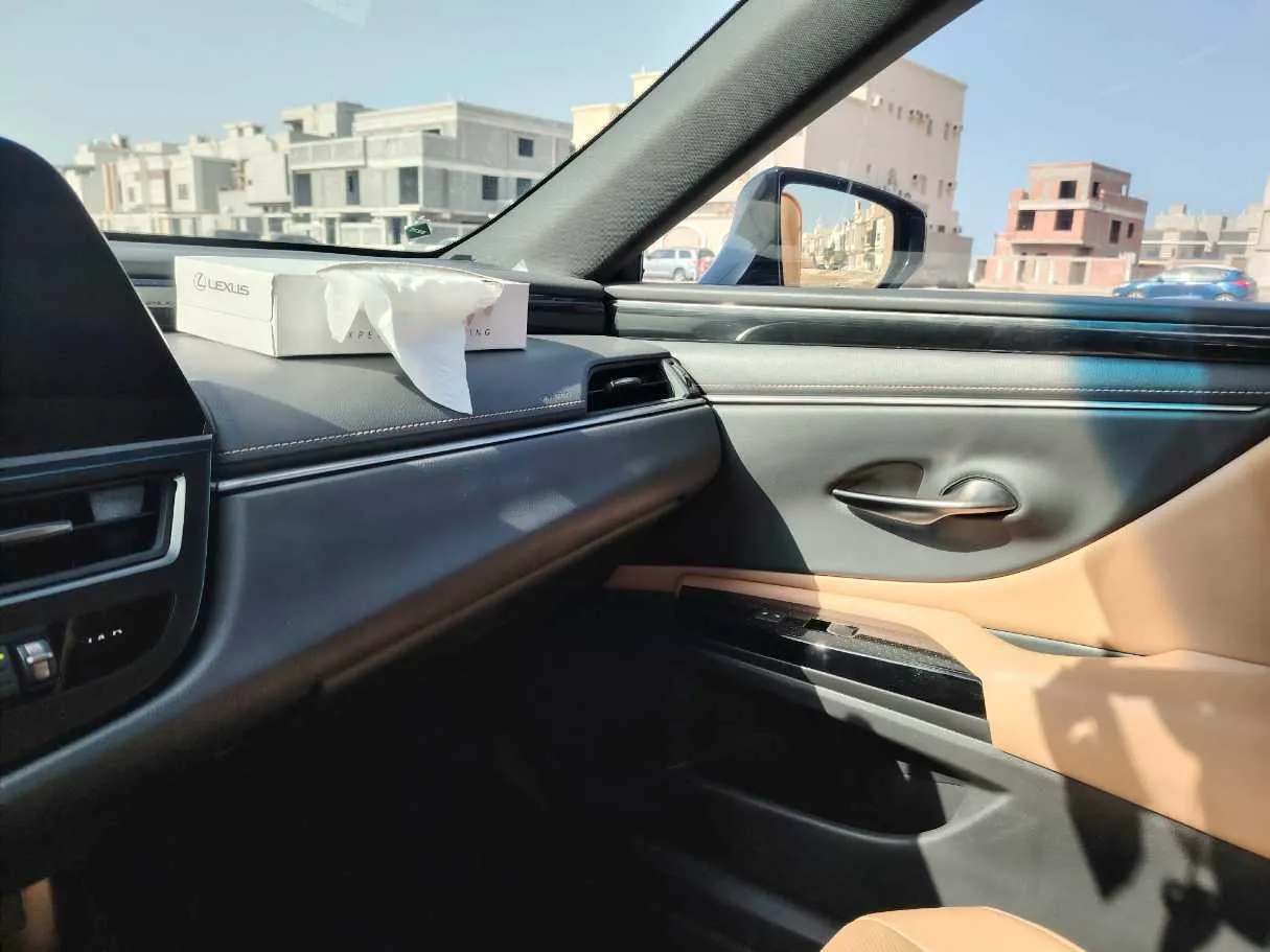 Car image 29