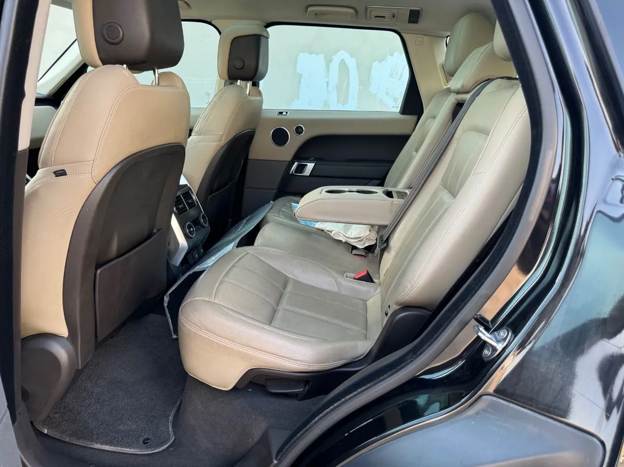 Car image 13