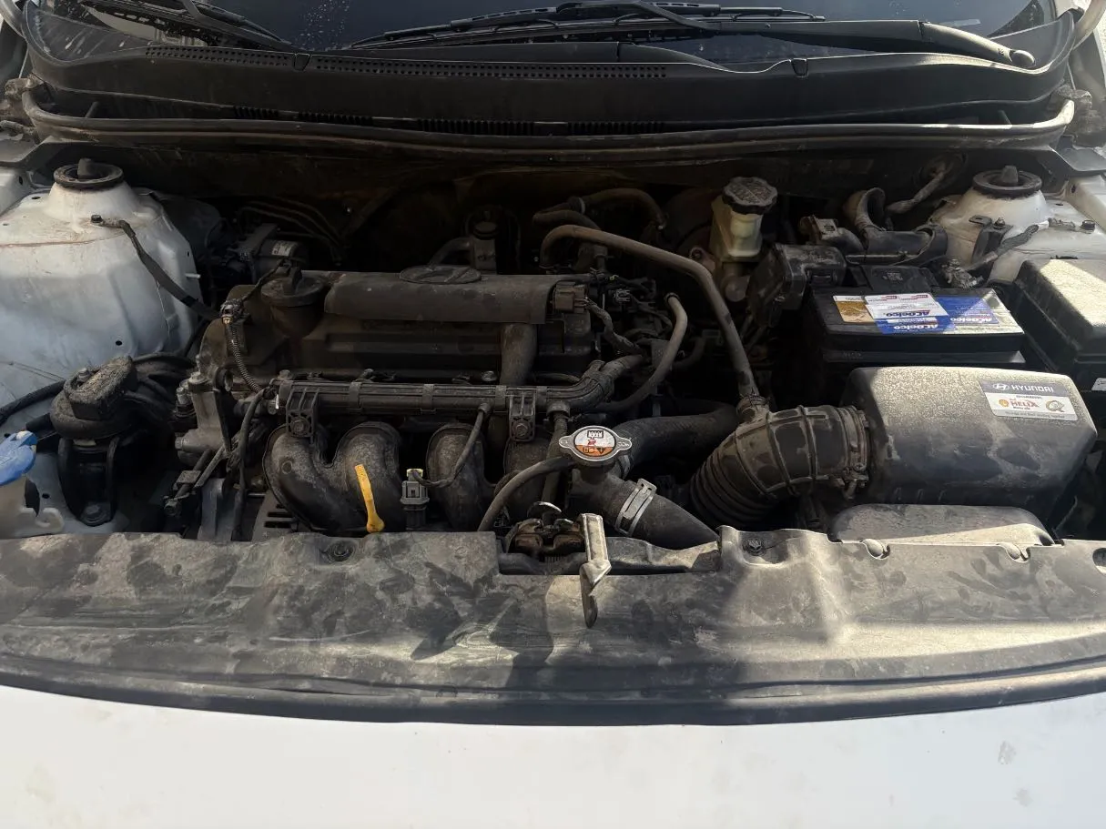 Car image 26