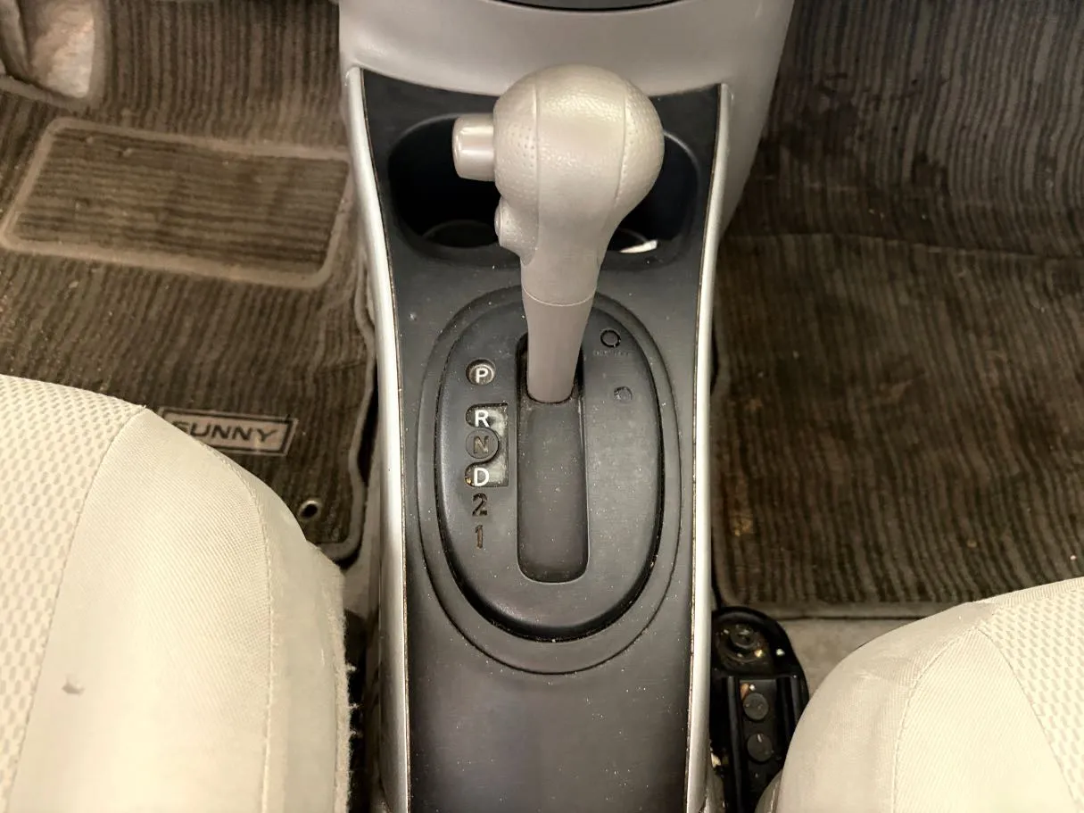 Car image 14