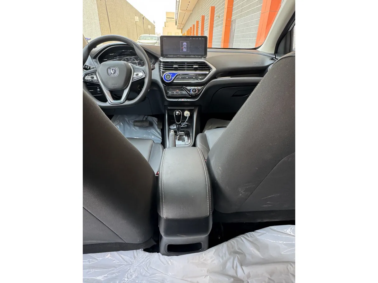 Car image 20