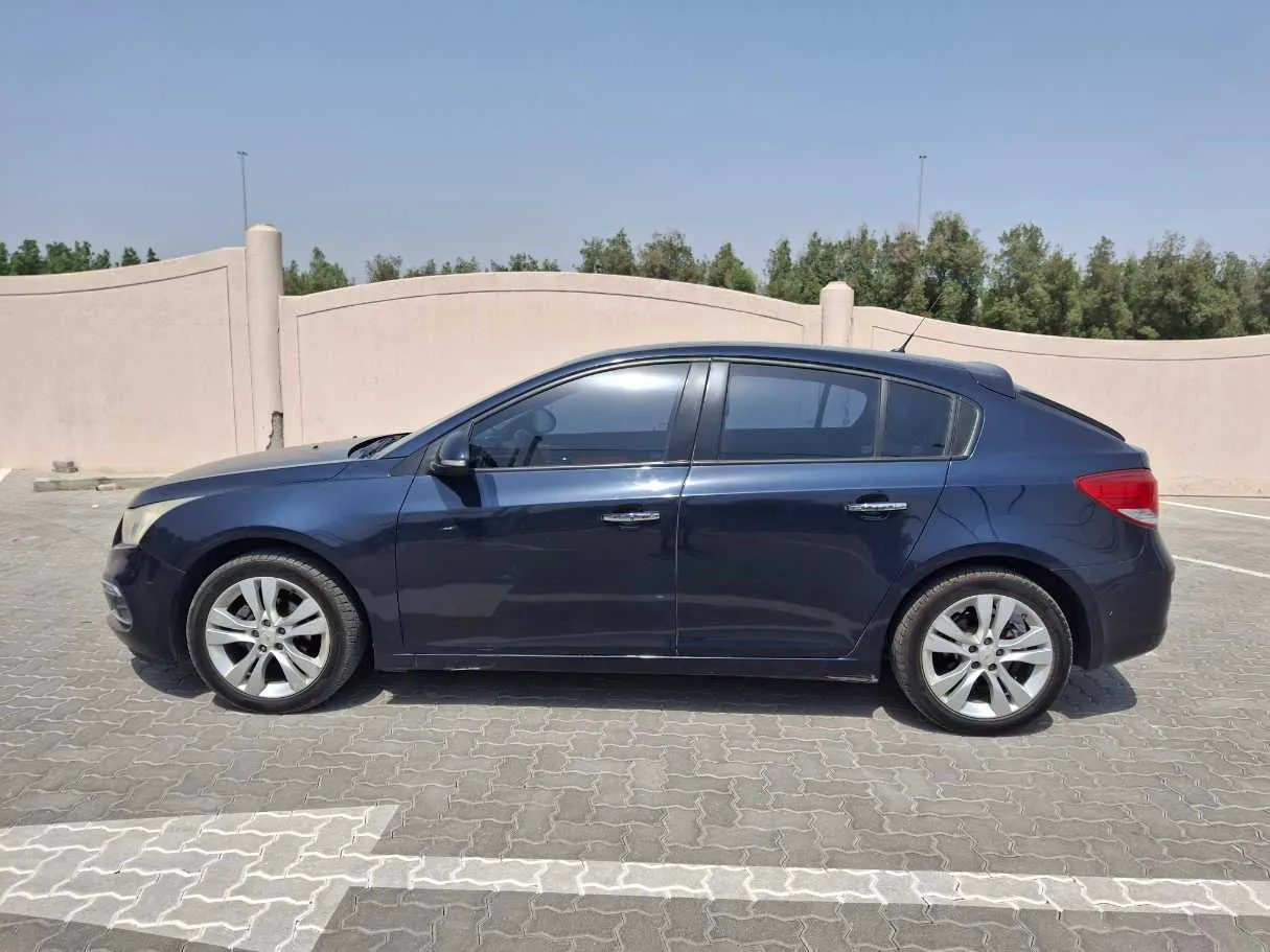 Car image 4