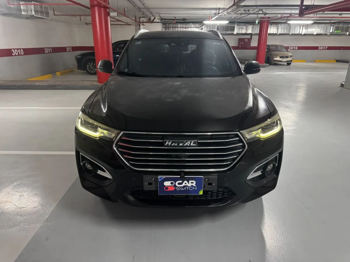 Car image 2
