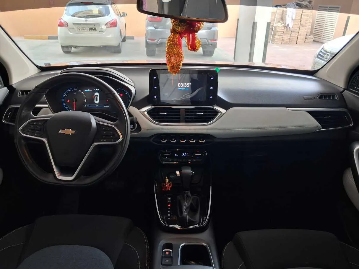 Car image 17