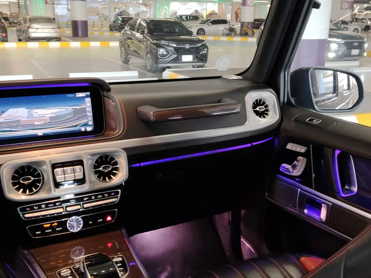 Car image 24