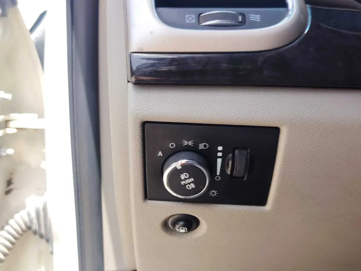 Car image 23
